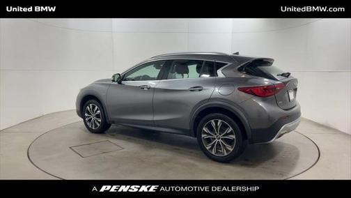 2017 INFINITI QX30 Luxury