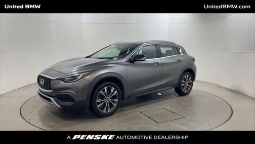 2017 INFINITI QX30 Luxury