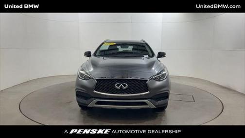 2017 INFINITI QX30 Luxury