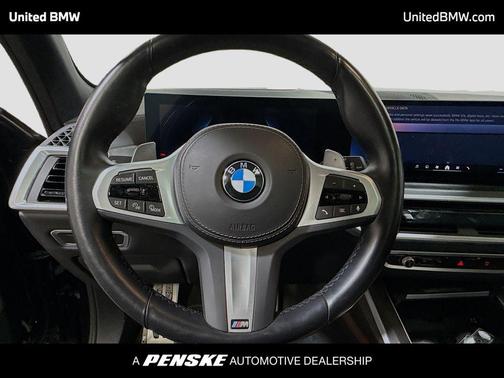 Carbon Black Metallic 2024 BMW X7 xDrive40i