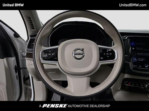 Ice White 2019 Volvo XC90 T5 Momentum