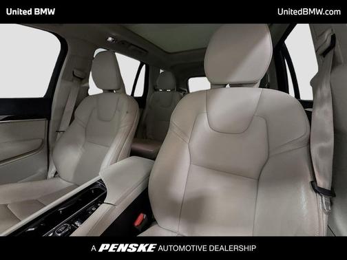 Ice White 2019 Volvo XC90 T5 Momentum