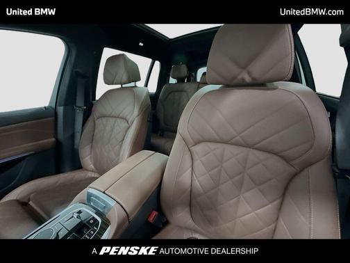 Alpine White 2024 BMW X7 xDrive40i