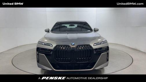 2026 BMW 740 i