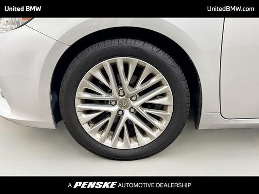 Silver Lining Metallic 2014 Lexus ES 350 Base