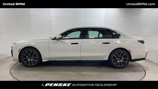 2023 BMW 740 i