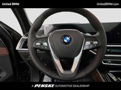 Manhattan Green Metallic 2026 BMW X5 xDrive40i