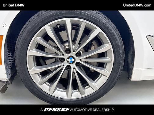 White Metallic 2021 BMW 530 530i