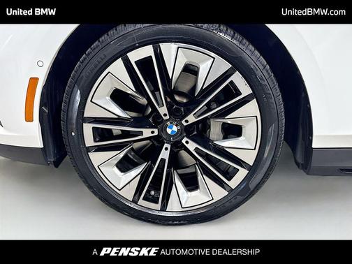 Alpine White 2026 BMW 530 530i
