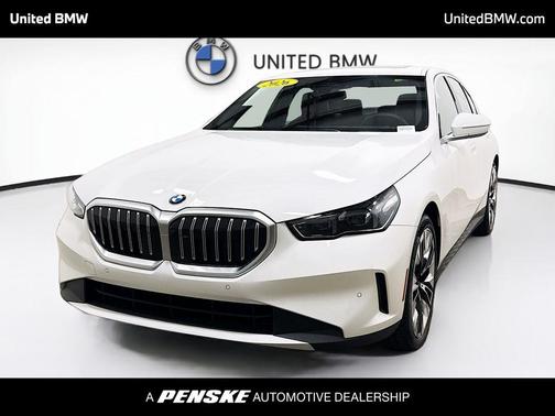 Alpine White 2026 BMW 530 530i