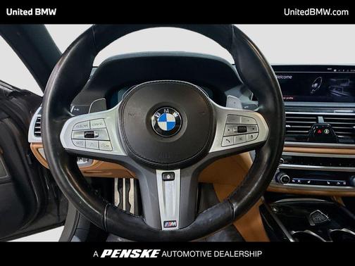Bernina Grey Amber Effect Metallic 2022 BMW 740 i