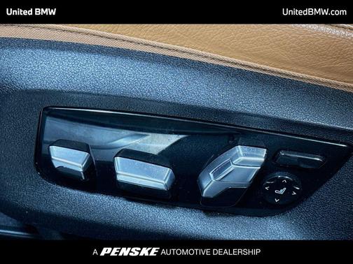 Bernina Grey Amber Effect Metallic 2022 BMW 740 i