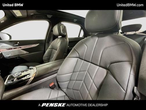 Black Sapphire Metallic 2023 BMW 760 i xDrive