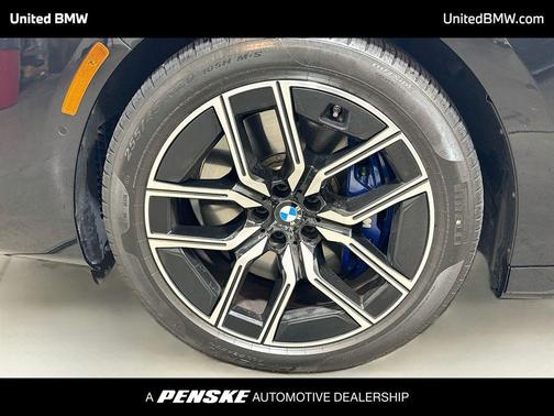 Black Sapphire Metallic 2023 BMW 760 i xDrive