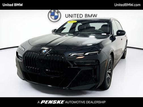 Black Sapphire Metallic 2023 BMW 760 i xDrive