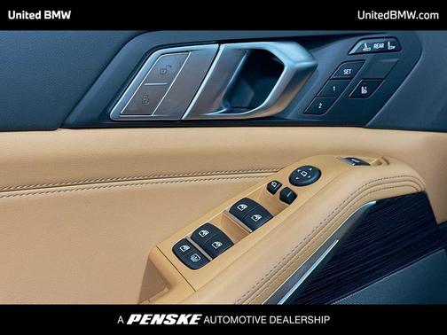 Black Sapphire Metallic 2026 BMW X7 xDrive40i