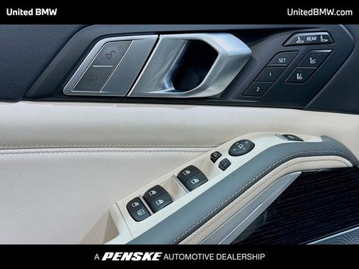 Dravit Grey Metallic 2026 BMW X7 xDrive40i