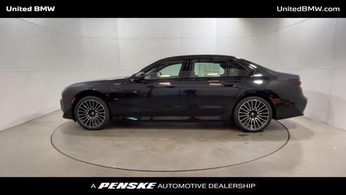 2026 BMW 750e i xDrive