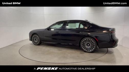 2026 BMW 750e i xDrive