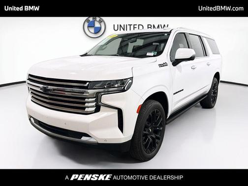 Summit White 2022 Chevrolet Suburban 4WD High Country