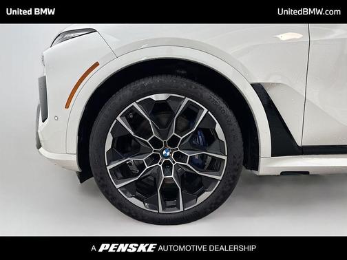 2025 BMW X7 M60i