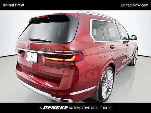 Aventurin Red Metallic 2025 BMW X7 xDrive40i