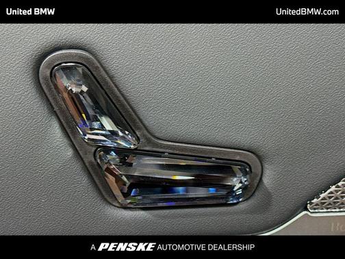 2026 BMW 750e i xDrive