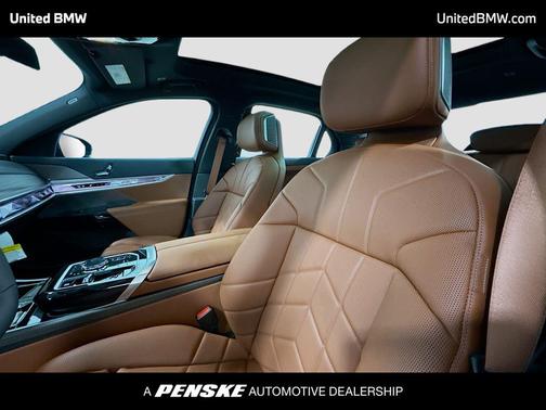 2026 BMW 750e i xDrive