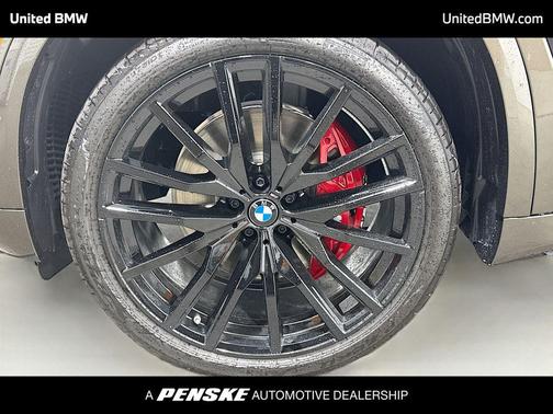 Manhattan Green Metallic 2026 BMW X5 xDrive40i