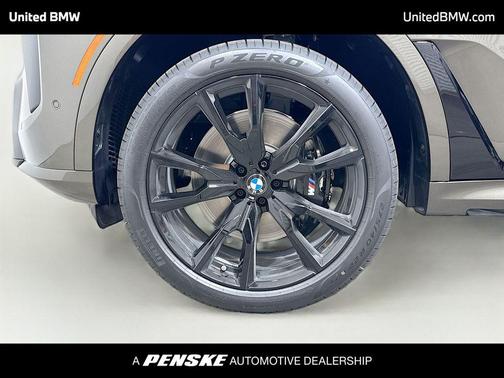 Manhattan Green Metallic 2027 BMW X7 xDrive40i