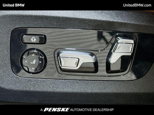 Manhattan Green Metallic 2027 BMW X7 xDrive40i