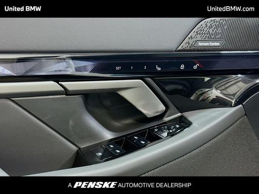 Alpine White 2027 BMW 530 i xDrive