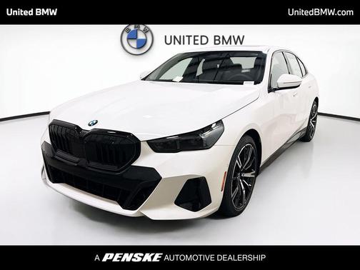 Alpine White 2027 BMW 530 i xDrive