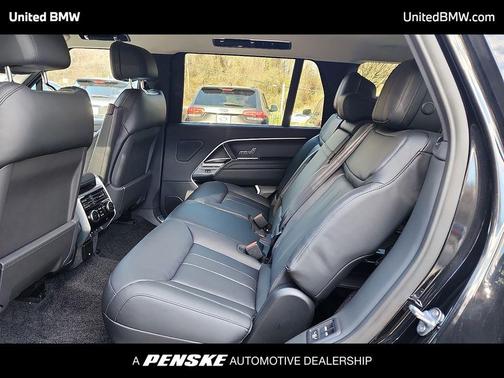 2025 Land Rover Range Rover P530 SE 7 Seat