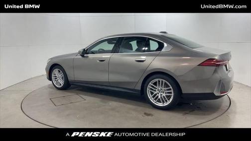 2025 BMW 530 i xDrive