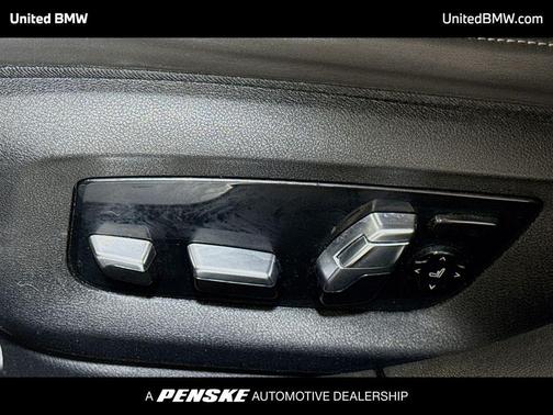 Bernina Grey Amber Effect Metallic 2022 BMW 740 i