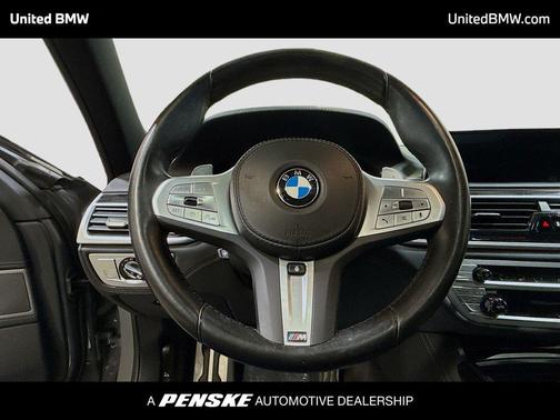 Bernina Grey Amber Effect Metallic 2022 BMW 740 i