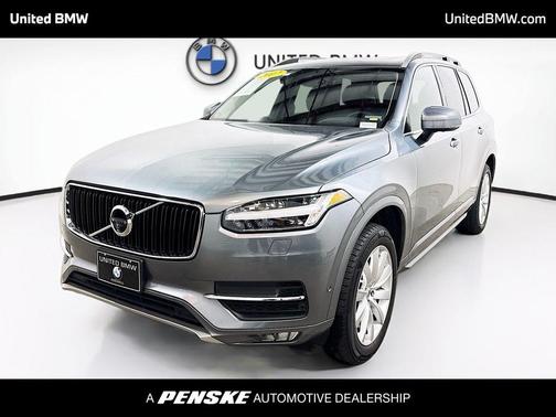 2017 Volvo XC90 T6 Momentum