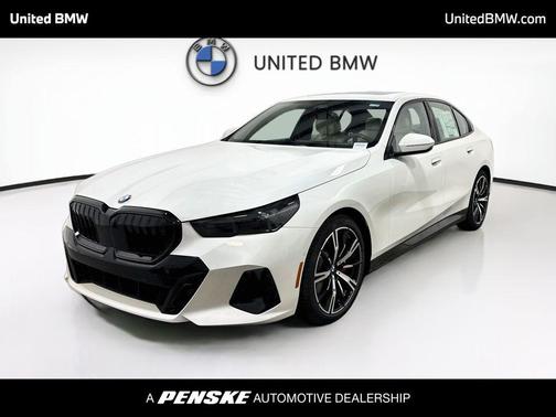 Alpine White 2027 BMW 540 i xDrive