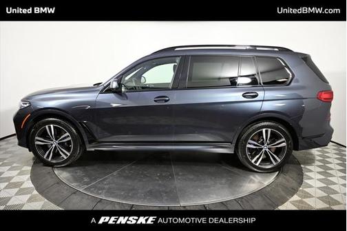 2022 BMW X7 M50i