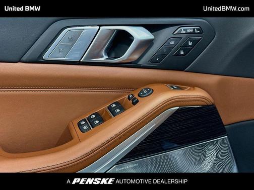 Brooklyn Grey Metallic 2027 BMW X7 xDrive40i