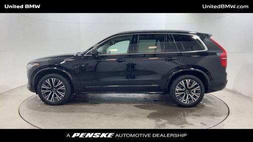 2021 Volvo XC90 T6 Momentum