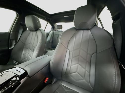 Mineral White Metallic 2026 BMW 540 xDrive