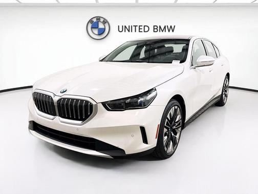 Mineral White Metallic 2026 BMW 540 xDrive