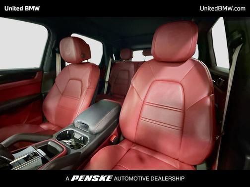 Black 2022 Porsche Cayenne Cayenne