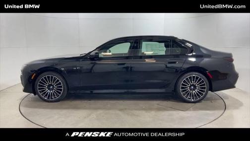 2025 BMW 750e i xDrive