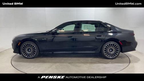 2025 BMW 750e i xDrive
