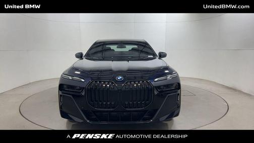 2026 BMW 750e i xDrive
