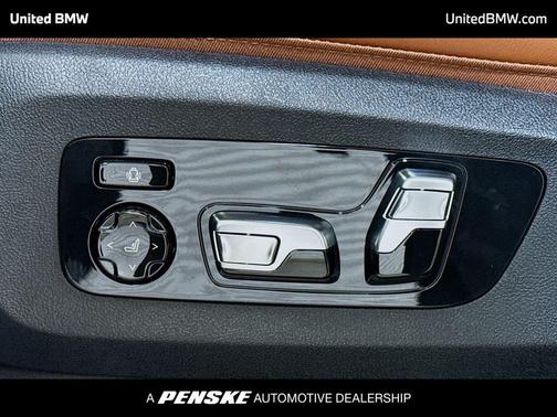 Carbon Black Metallic 2027 BMW X7 xDrive40i