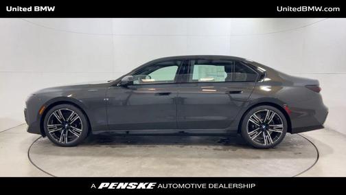 2026 BMW 740 i